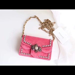 Meet your Posher, Becky